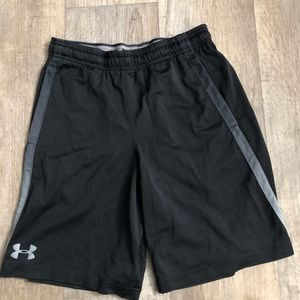 UNDERARMOUR MENS SHORTS